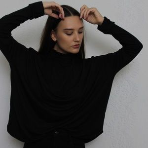 Babaton Seaton turtle neck in black